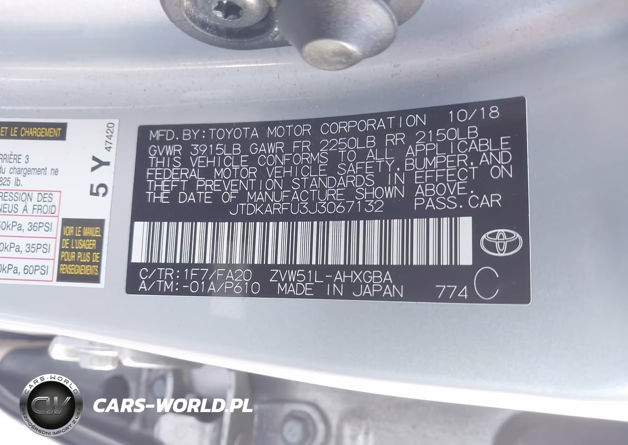 2018 Toyota Prius Three VIN:JTDKARFU3J3067132 - 9