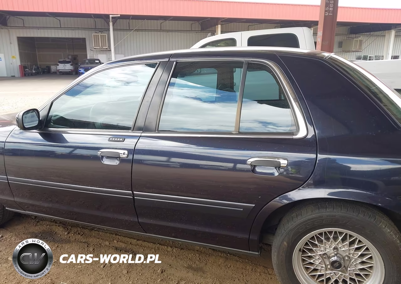 2002 Ford Crown Victoria Lx VIN:2FAFP74W82X159906 - 14