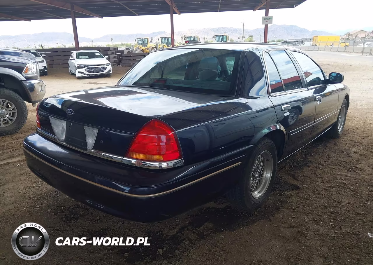 2002 Ford Crown Victoria Lx VIN:2FAFP74W82X159906 - 4