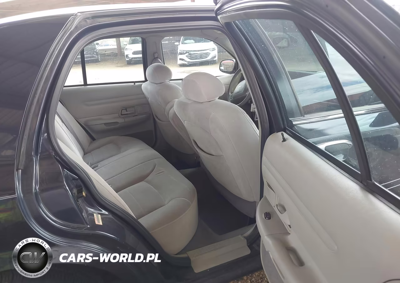 2002 Ford Crown Victoria Lx VIN:2FAFP74W82X159906 - 8