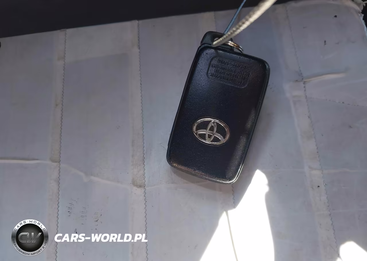 2011 Toyota Prius Two VIN:JTDKN3DU9B1409765 - 11