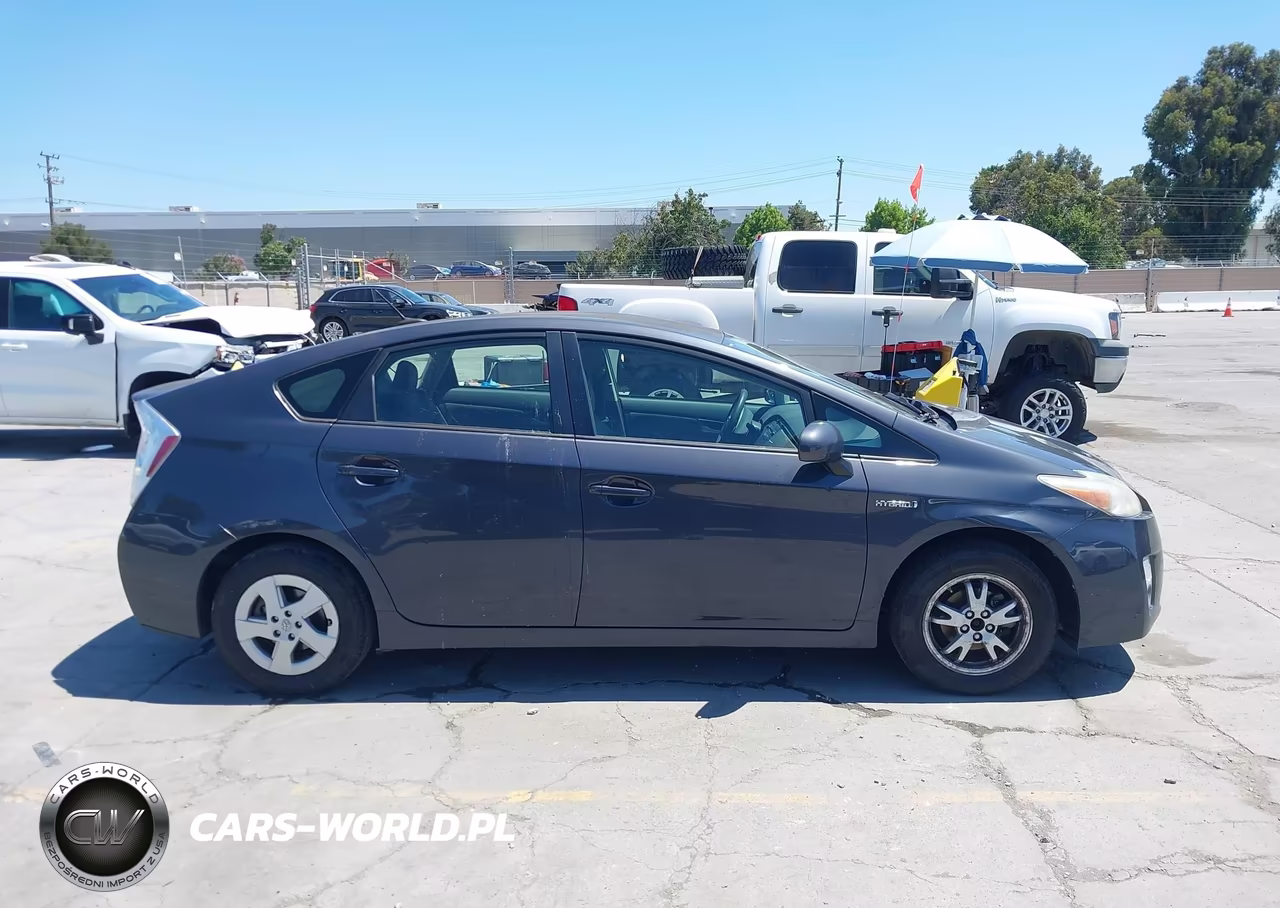 2011 Toyota Prius Two VIN:JTDKN3DU9B1409765 - 13