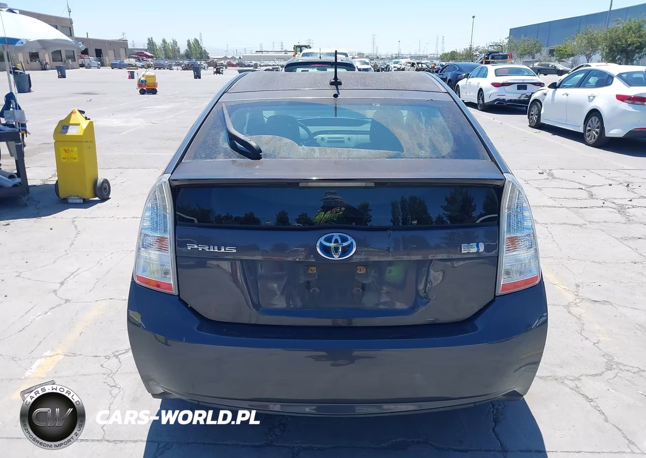 2011 Toyota Prius Two VIN:JTDKN3DU9B1409765 - 16