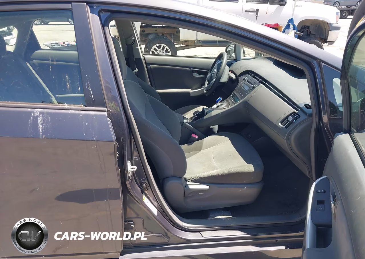 2011 Toyota Prius Two VIN:JTDKN3DU9B1409765 - 5