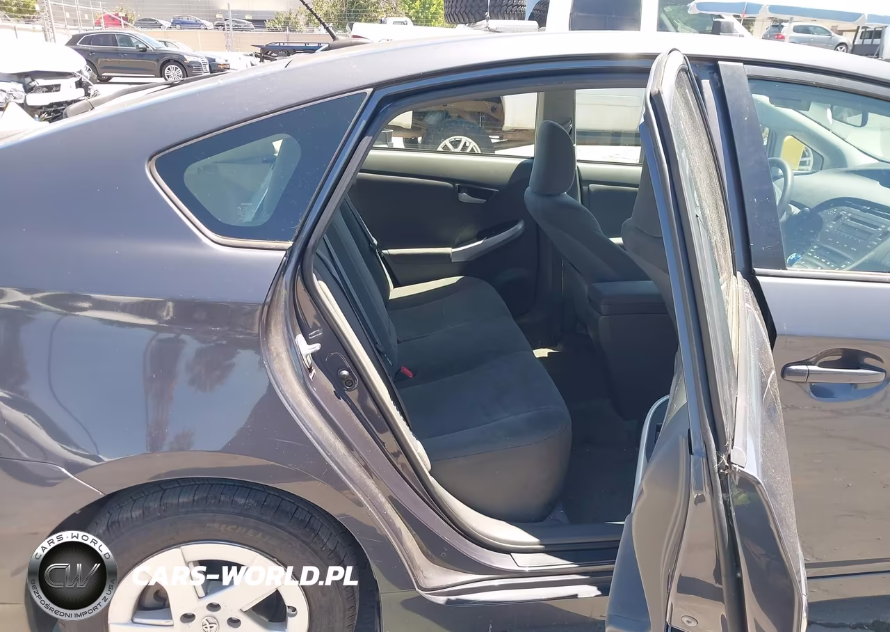 2011 Toyota Prius Two VIN:JTDKN3DU9B1409765 - 8