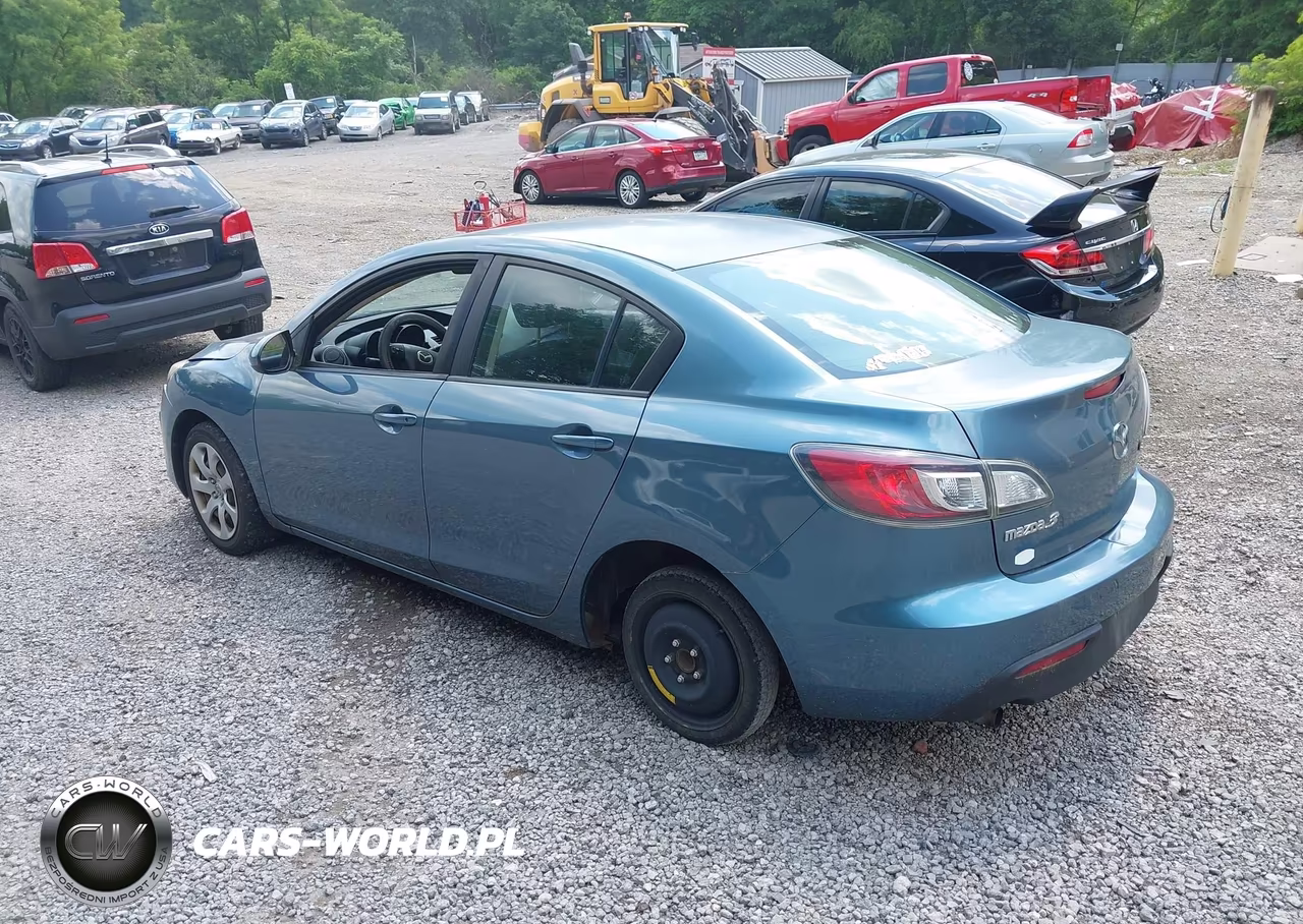 2011 Mazda Mazda3 I Sport VIN:JM1BL1UG2B1382008 - 3