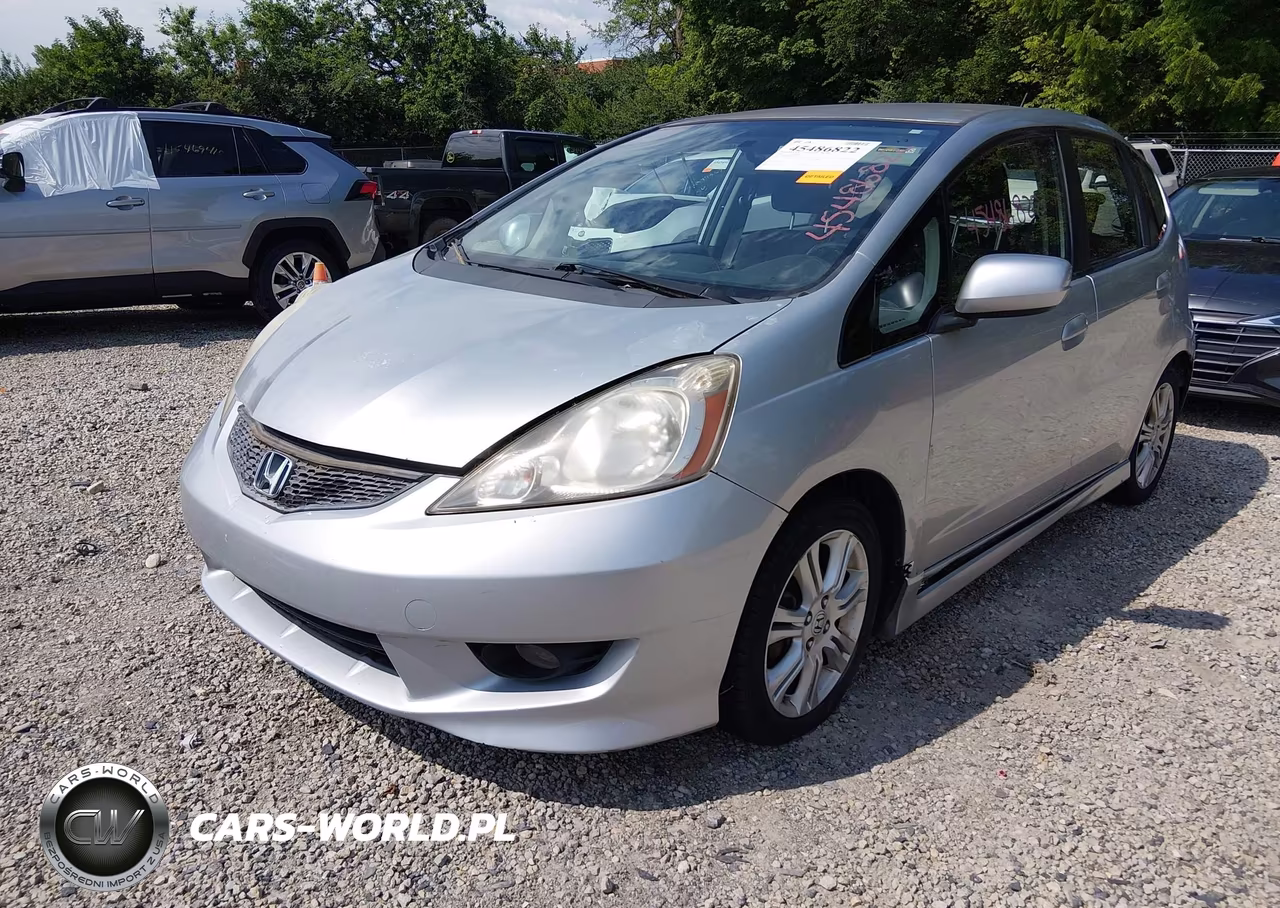 2011 Honda Fit Sport VIN:JHMGE8H52BC000922 - 2