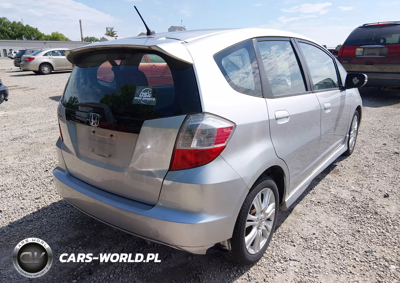 2011 Honda Fit Sport VIN:JHMGE8H52BC000922 - 4