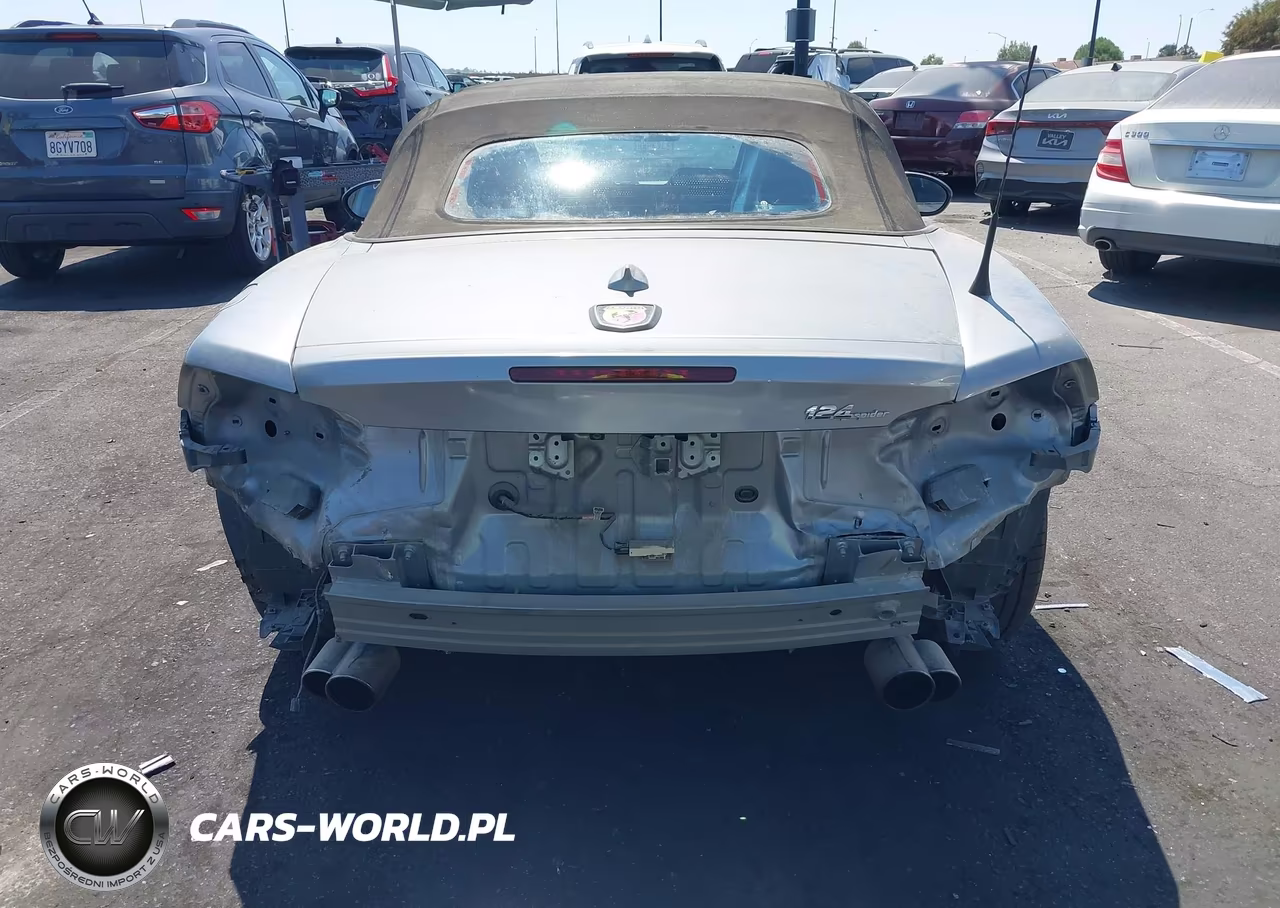2017 Fiat 124 Spider Lusso VIN:JC1NFAEK3H0101398 - 17