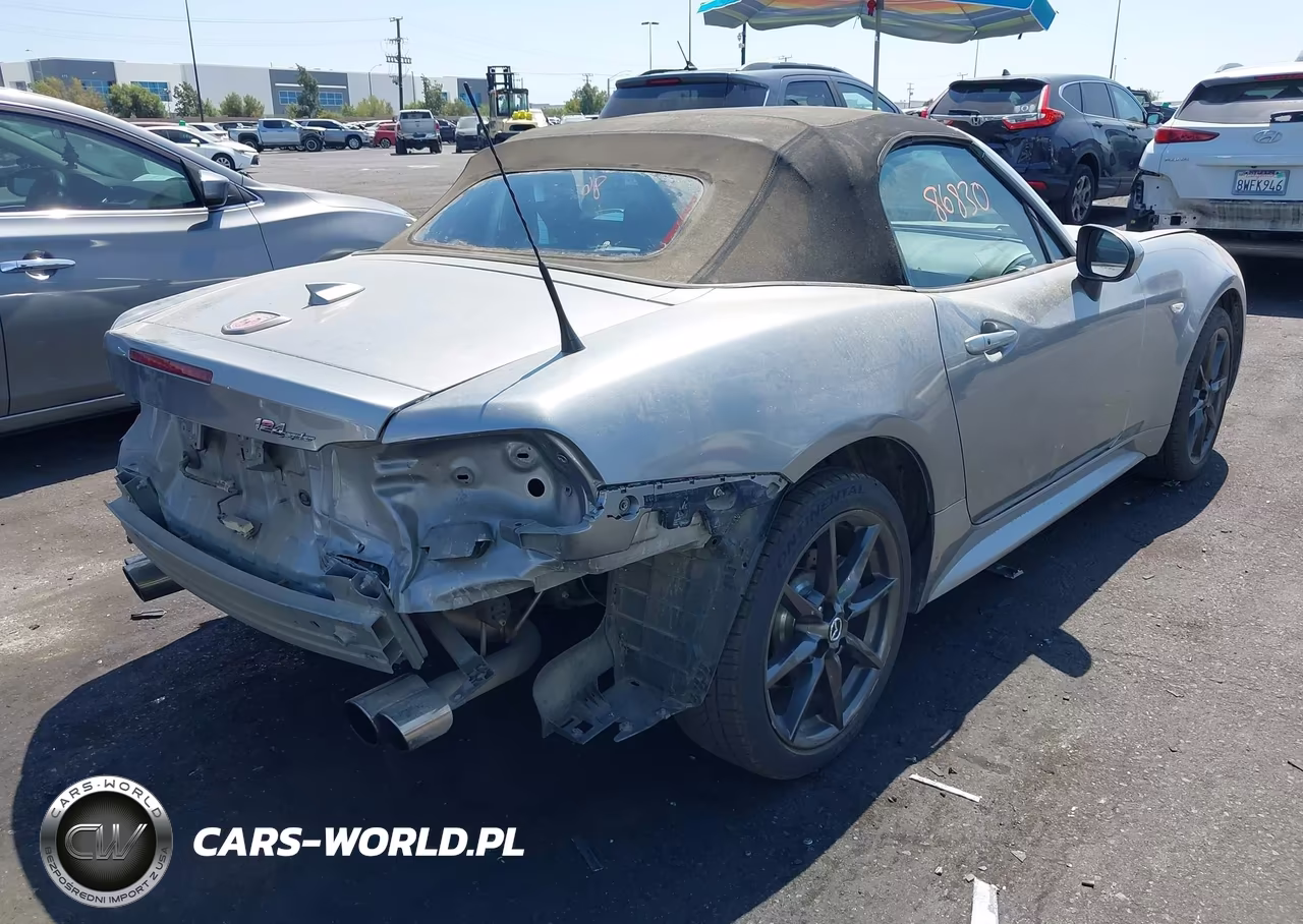 2017 Fiat 124 Spider Lusso VIN:JC1NFAEK3H0101398 - 4