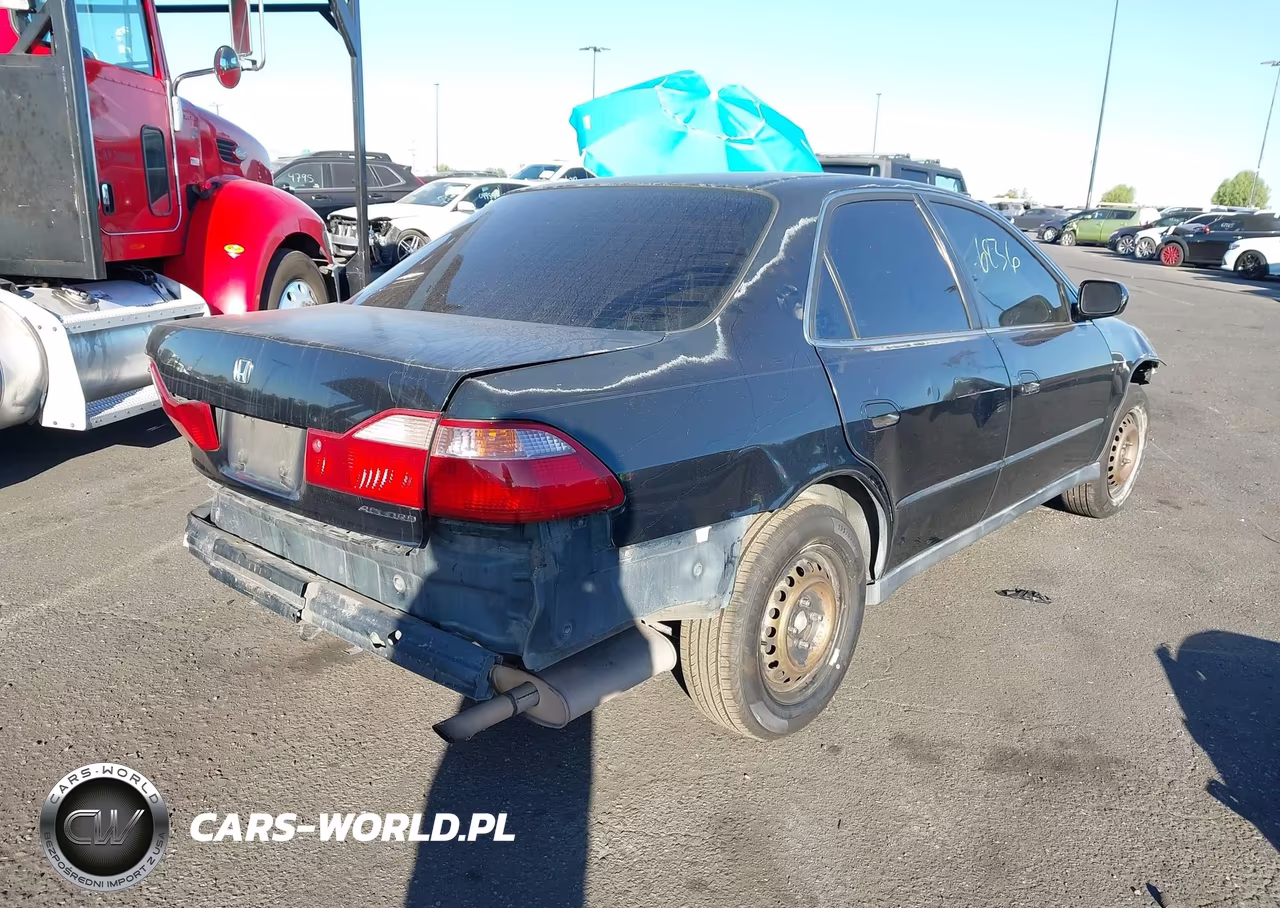 1999 Honda Accord Lx VIN:JHMCG6658XC010216 - 4