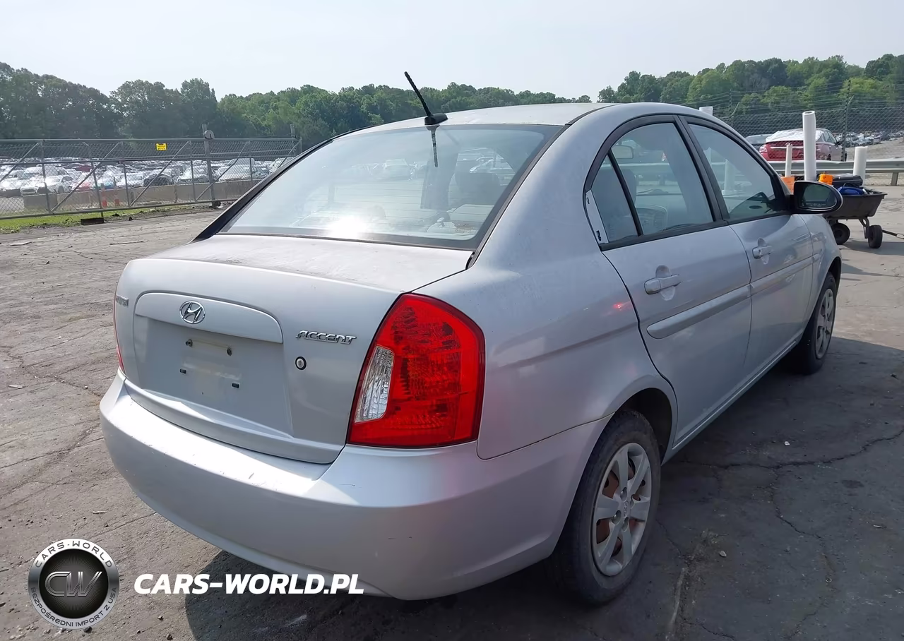 2008 Hyundai Accent Gls VIN:KMHCN46C88U239092 - 4
