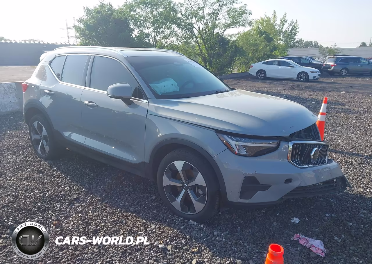2025 Volvo Xc40 B5 Core Bright Theme – zdjęcie 1 z 18