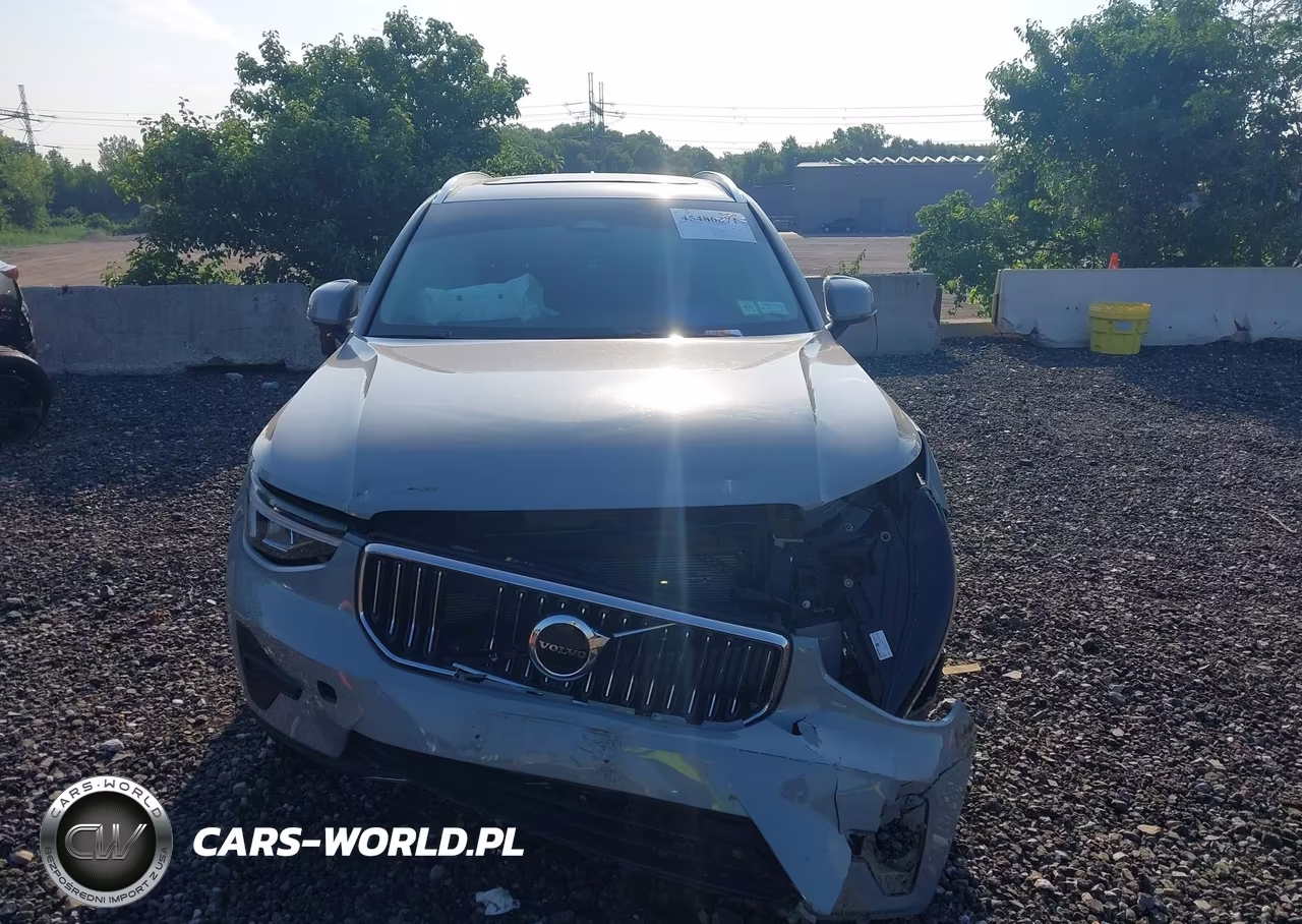 2025 Volvo Xc40 B5 Core Bright Theme VIN:YV4L12UJXS2559374 - 12