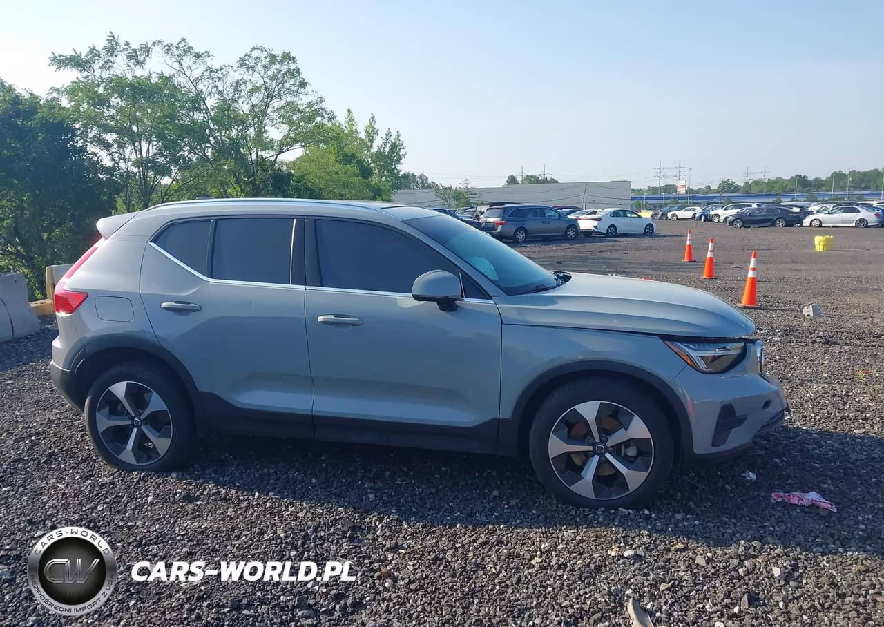 2025 Volvo Xc40 B5 Core Bright Theme VIN:YV4L12UJXS2559374 - 13