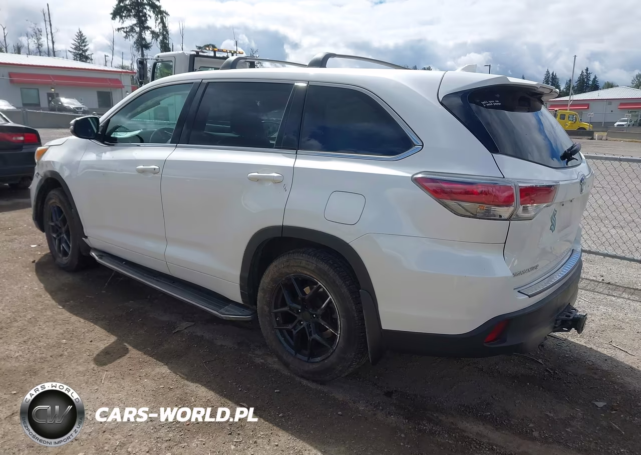 2015 Toyota Highlander Le Plus V6 VIN:5TDBKRFH2FS138181 - 3