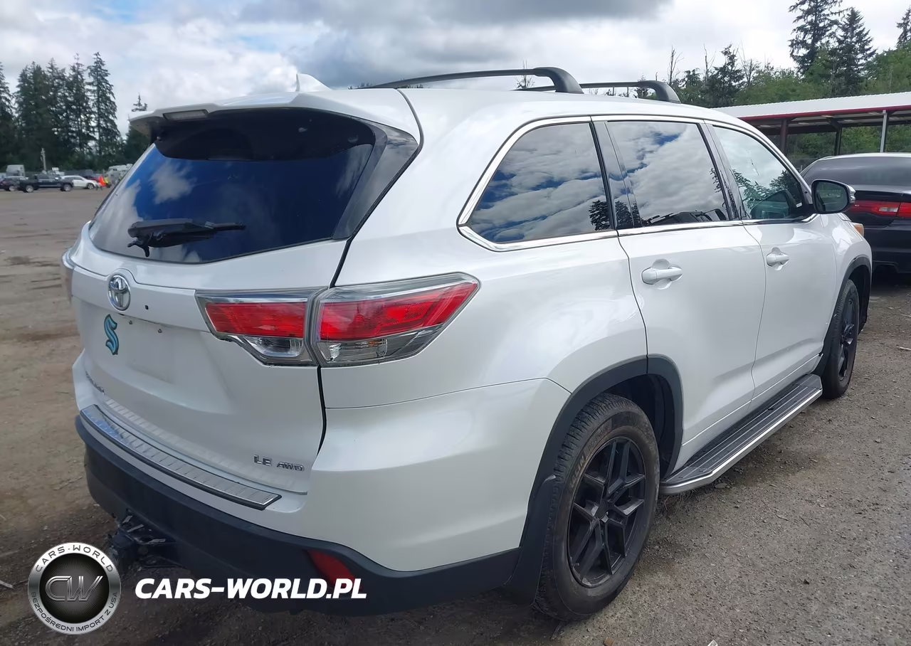 2015 Toyota Highlander Le Plus V6 VIN:5TDBKRFH2FS138181 - 4