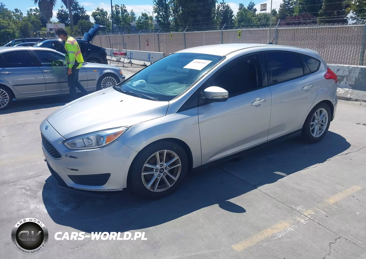 2016 Ford Focus Se VIN:1FADP3K2XGL369914 - 2