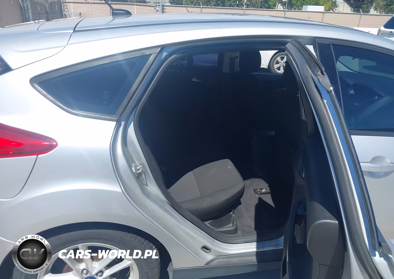 2016 Ford Focus Se VIN:1FADP3K2XGL369914 - 8
