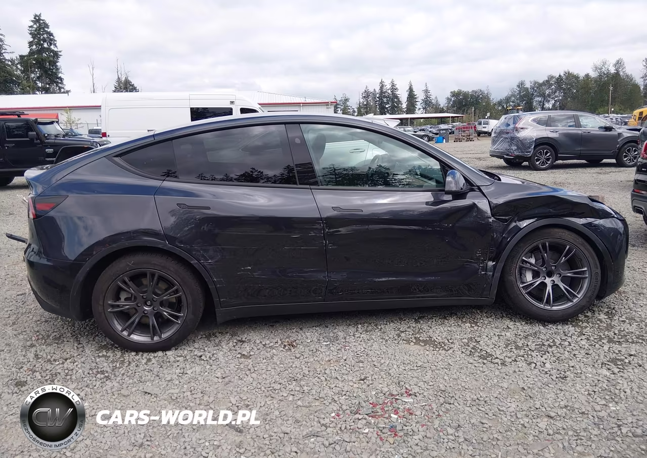 2025 Tesla Model Y Long Range Dual Motor Rear-Wheel Drive VIN:7SAYGDED0SF313297 - 14