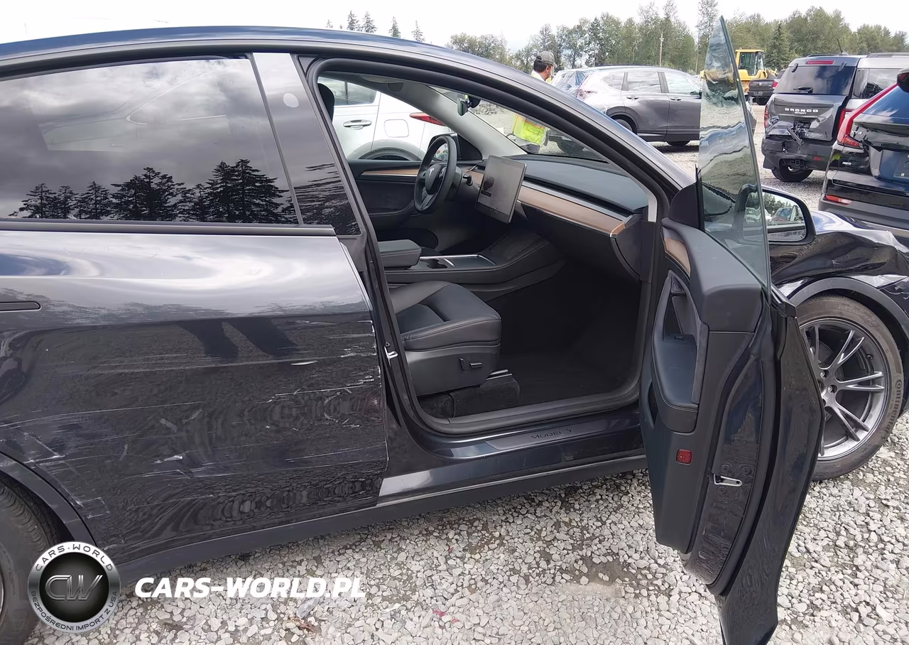 2025 Tesla Model Y Long Range Dual Motor Rear-Wheel Drive VIN:7SAYGDED0SF313297 - 5
