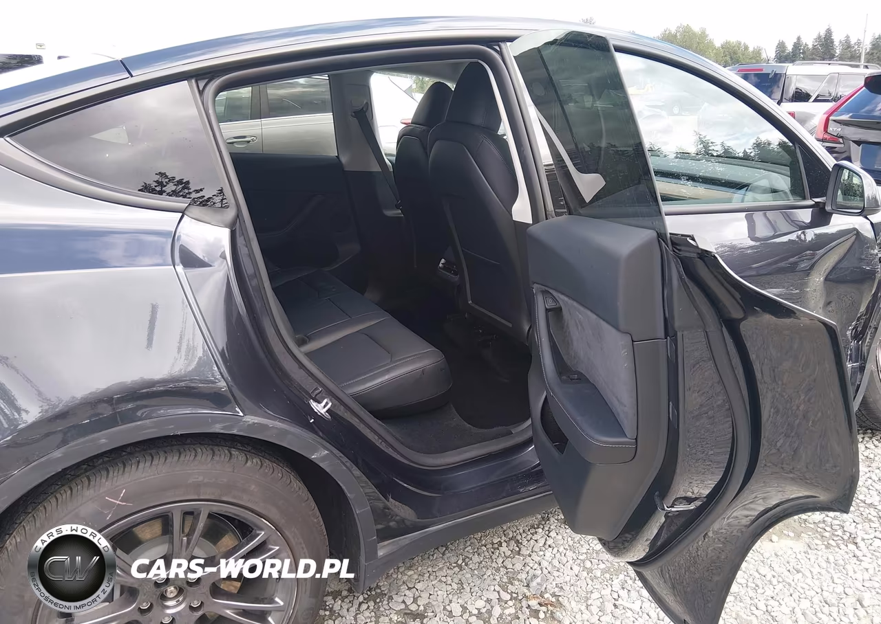 2025 Tesla Model Y Long Range Dual Motor Rear-Wheel Drive VIN:7SAYGDED0SF313297 - 8