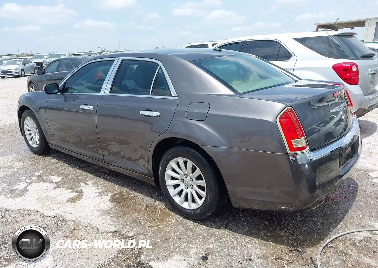 2014 Chrysler 300 VIN:2C3CCAAGXEH200283 - 3