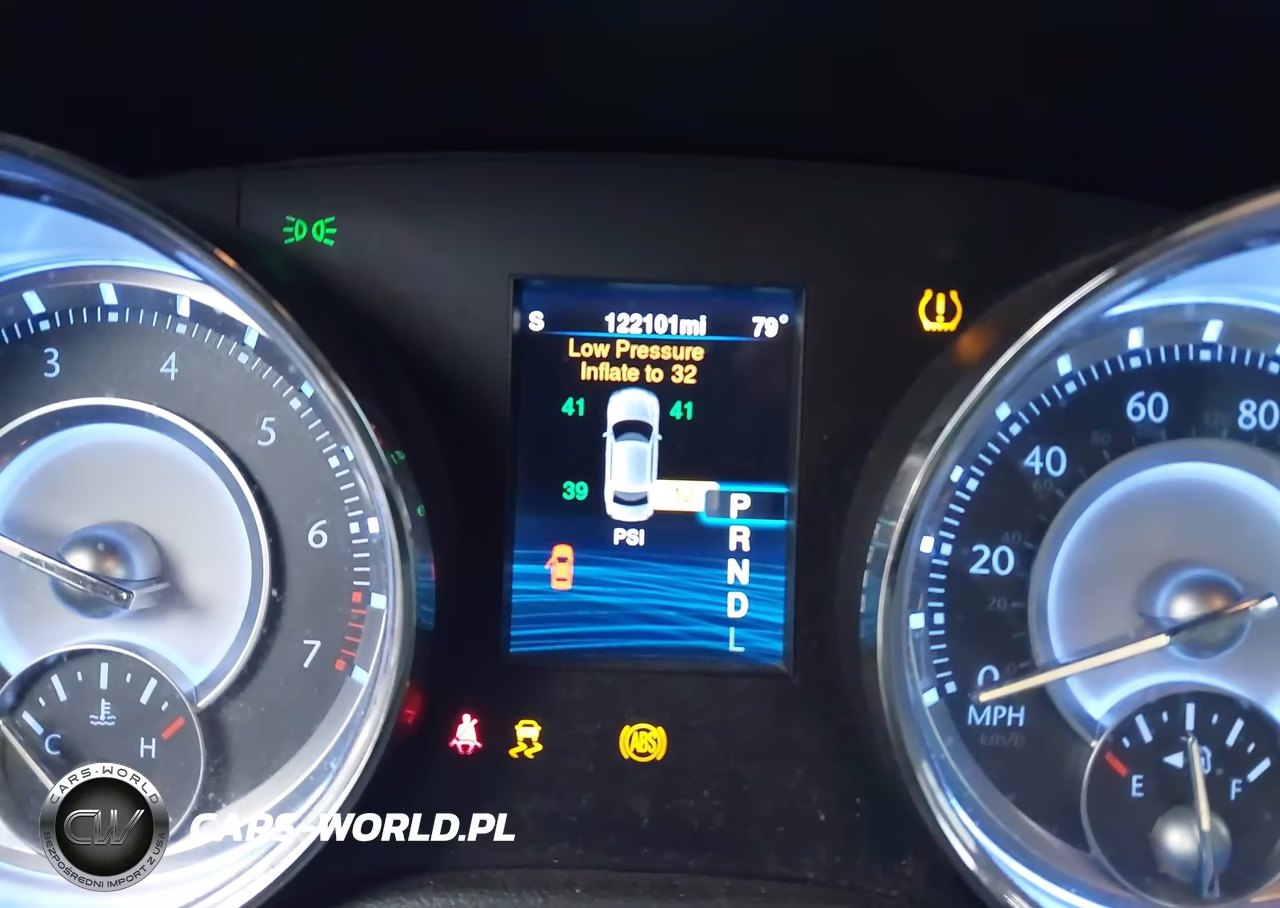 2014 Chrysler 300 VIN:2C3CCAAGXEH200283 - 7