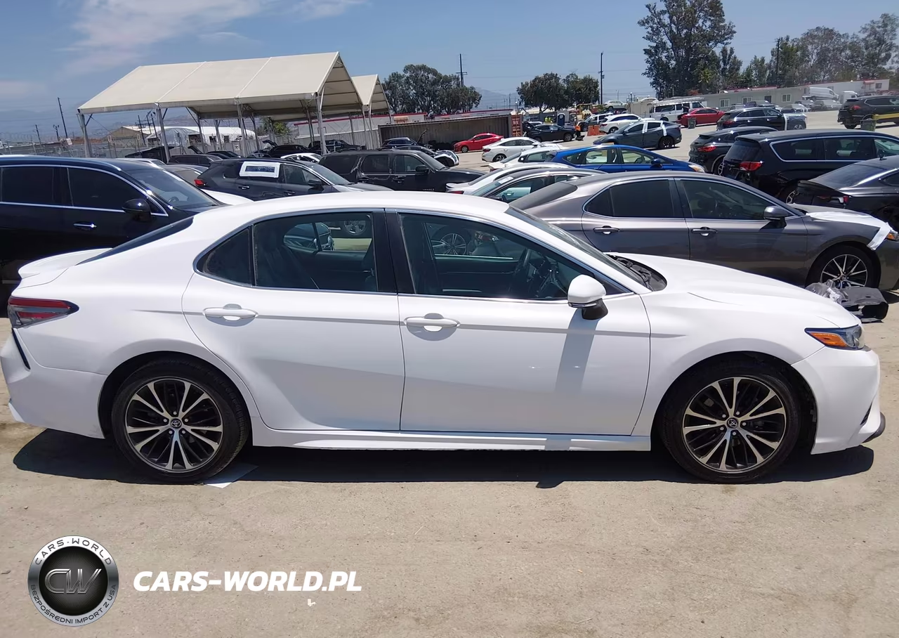 2018 Toyota Camry Se VIN:4T1B11HK0JU068340 - 13