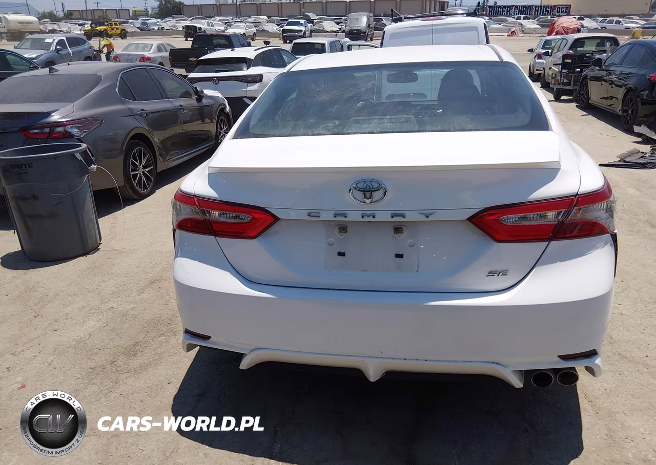 2018 Toyota Camry Se VIN:4T1B11HK0JU068340 - 16