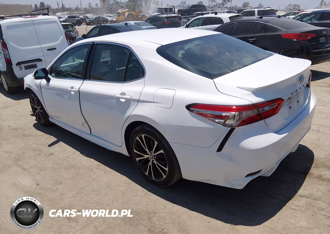 2018 Toyota Camry Se VIN:4T1B11HK0JU068340 - 3
