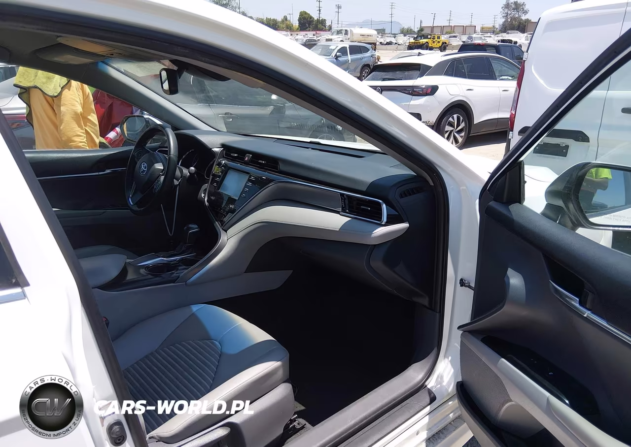 2018 Toyota Camry Se VIN:4T1B11HK0JU068340 - 5