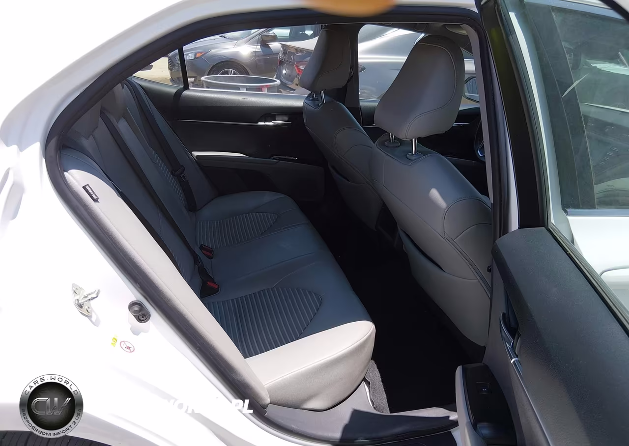 2018 Toyota Camry Se VIN:4T1B11HK0JU068340 - 8