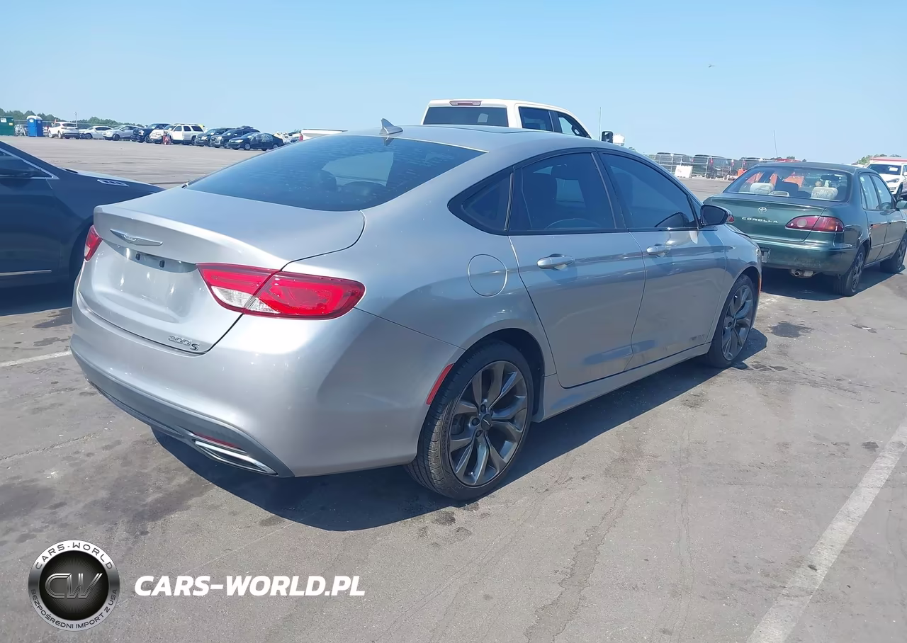 2015 Chrysler 200 S VIN:1C3CCCBG9FN533528 - 4