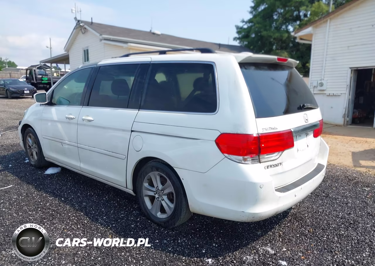 2010 Honda Odyssey Touring VIN:5FNRL3H9XAB055450 - 3