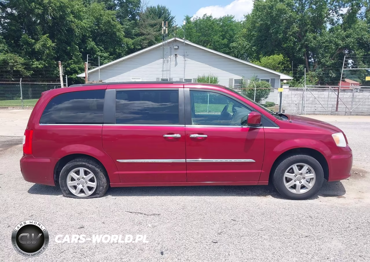 2011 Chrysler Town & Country Touring VIN:2A4RR5DG1BR682083 - 14