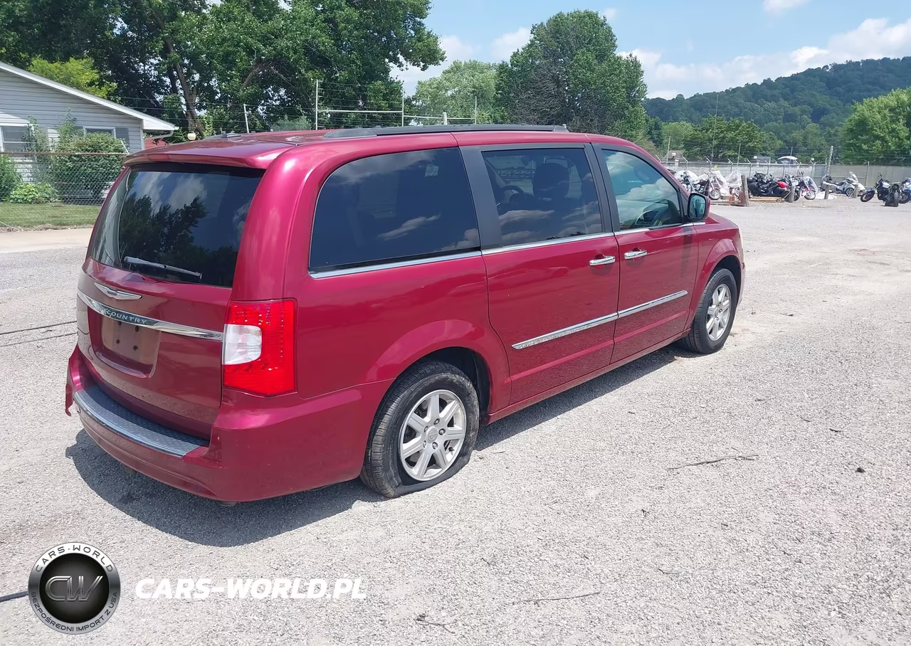 2011 Chrysler Town & Country Touring VIN:2A4RR5DG1BR682083 - 4