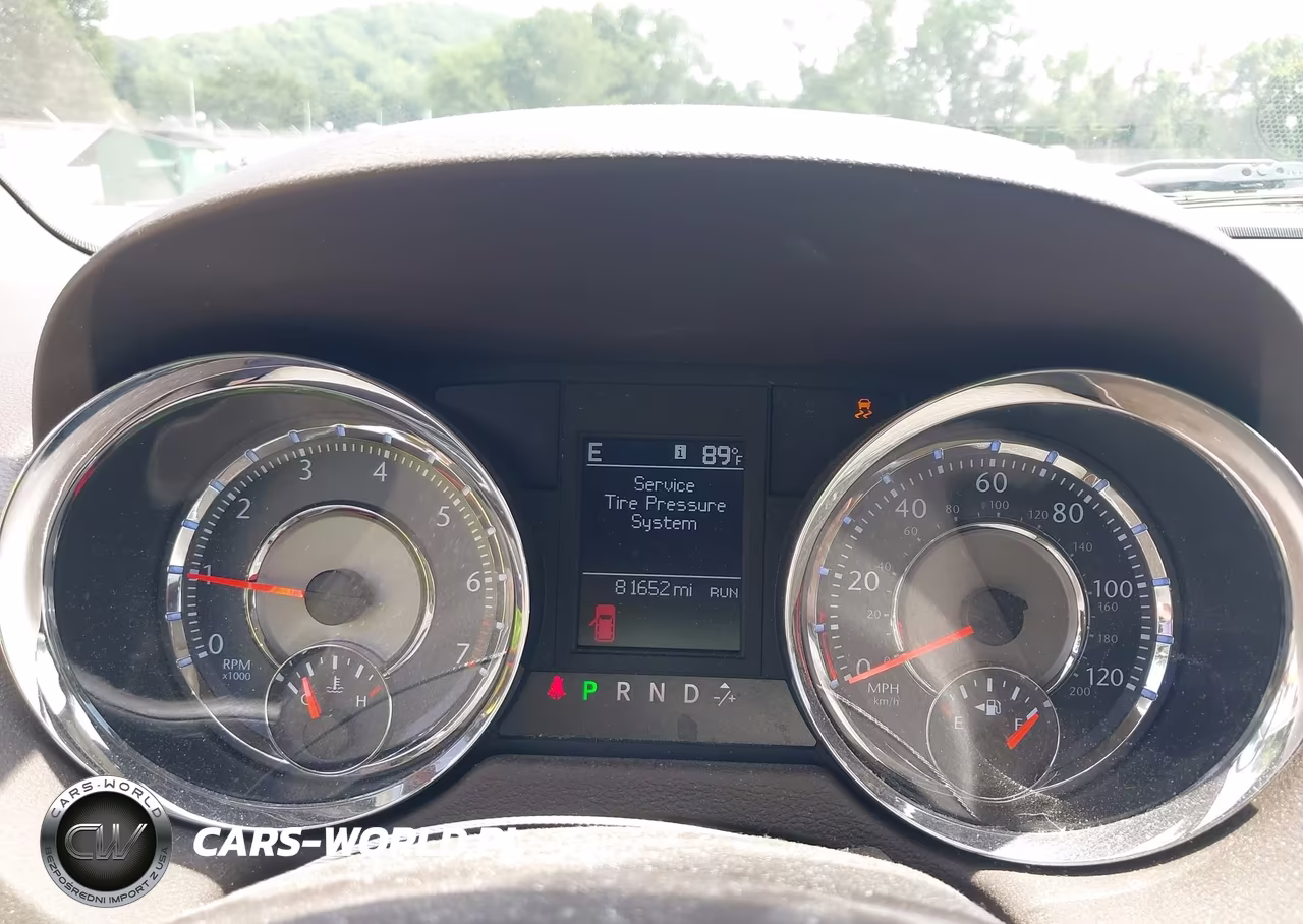 2011 Chrysler Town & Country Touring VIN:2A4RR5DG1BR682083 - 7