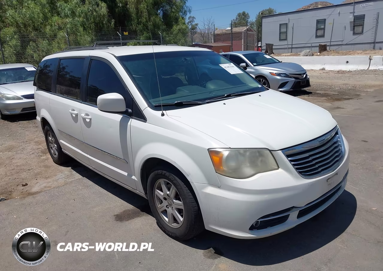 2012 Chrysler Town & Country Touring – zdjęcie 1 z 11
