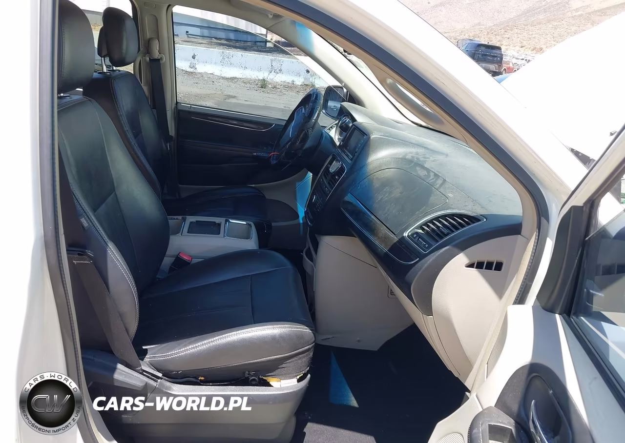 2012 Chrysler Town & Country Touring VIN:2C4RC1BG5CR320424 - 5
