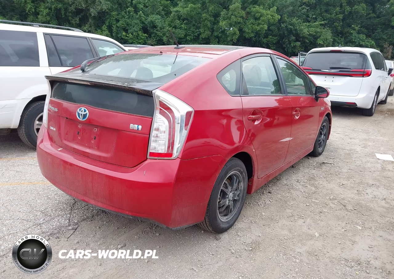 2014 Toyota Prius Three VIN:JTDKN3DU8E1817064 - 4