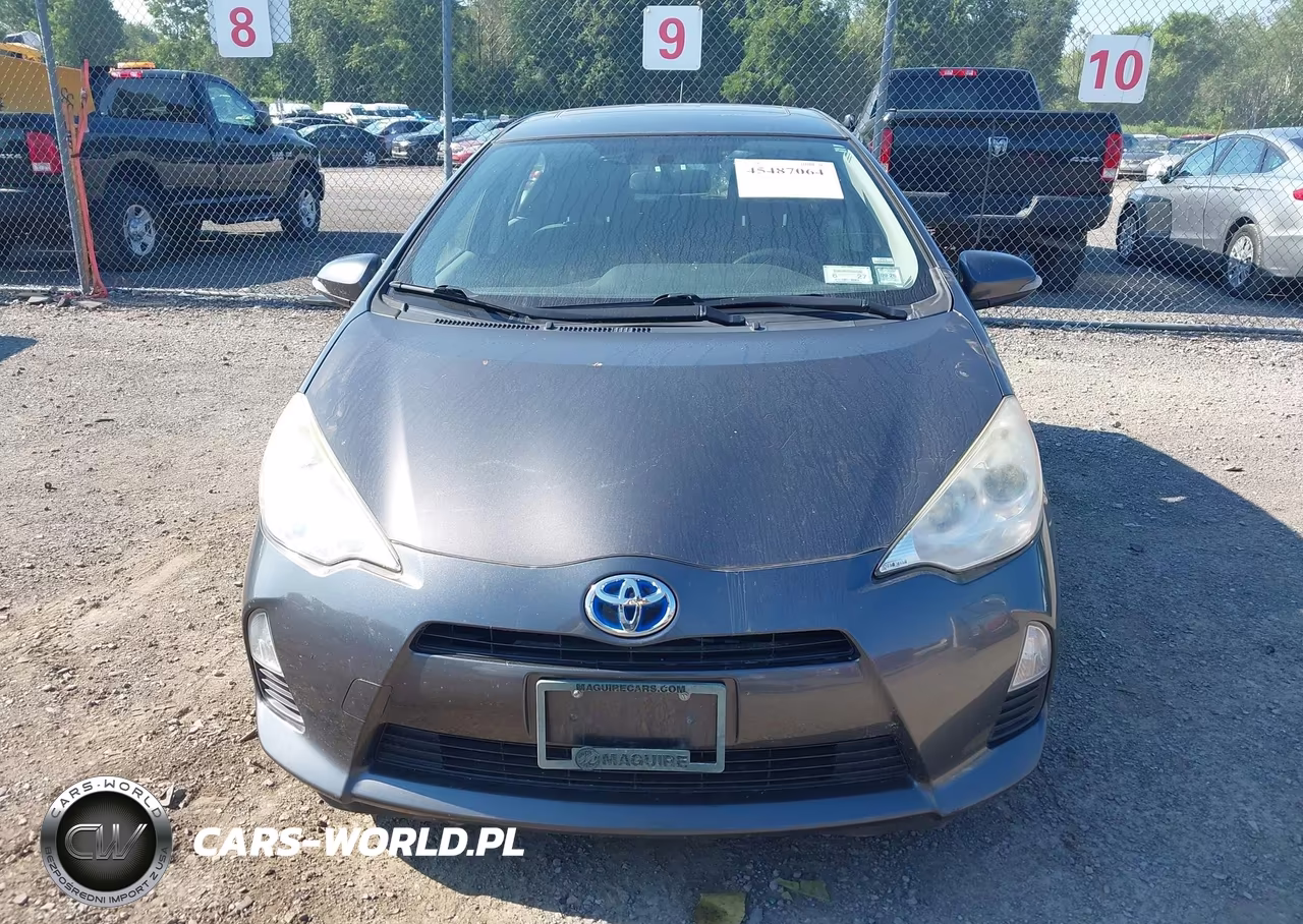 2013 Toyota Prius C Three VIN:JTDKDTB34D1048008 - 12