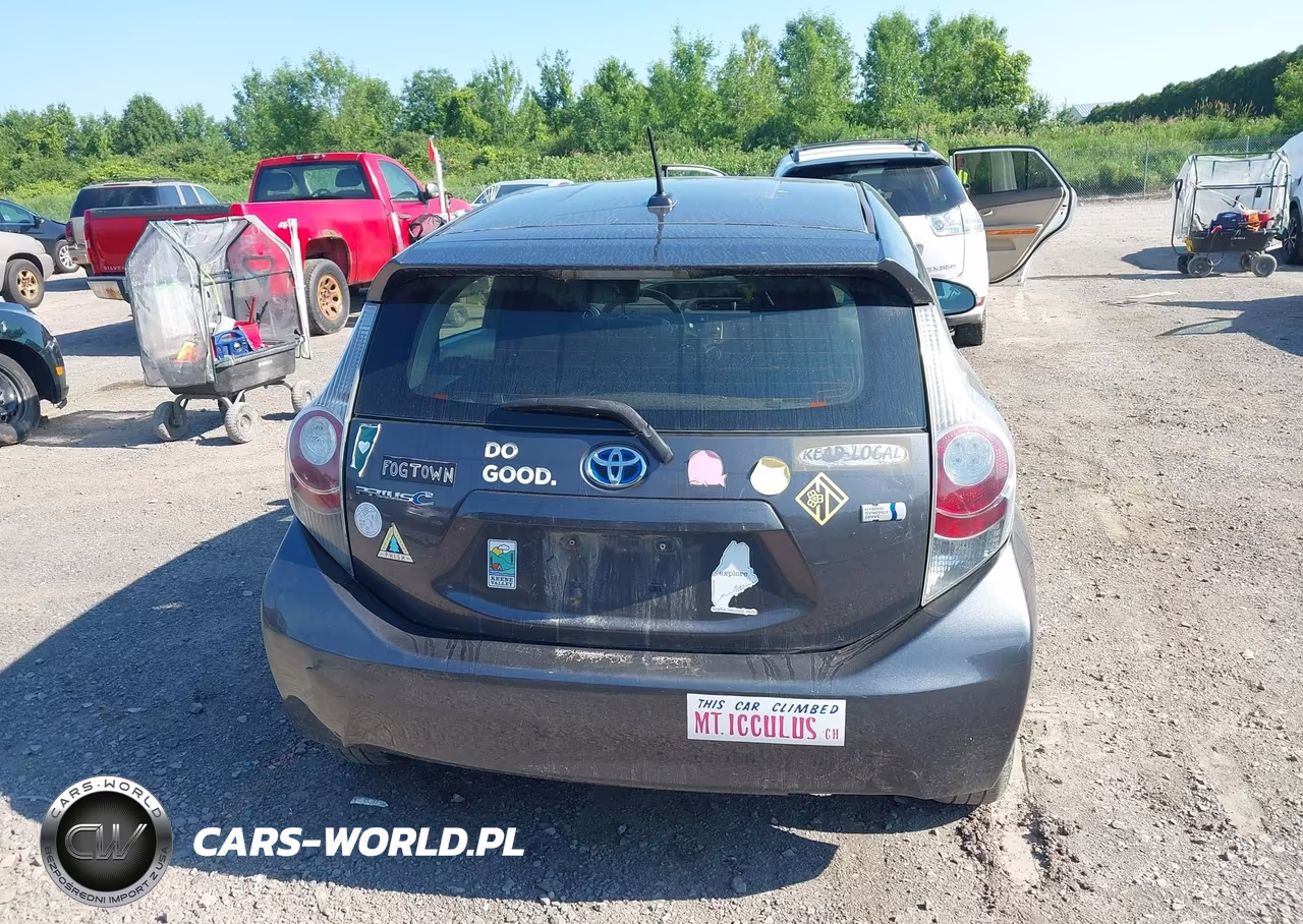 2013 Toyota Prius C Three VIN:JTDKDTB34D1048008 - 16