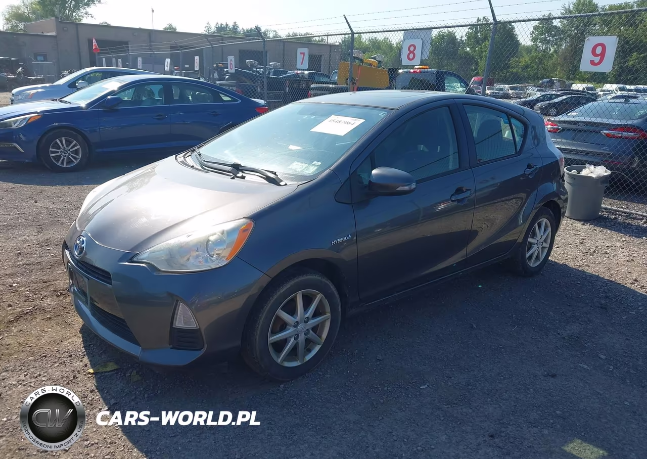 2013 Toyota Prius C Three VIN:JTDKDTB34D1048008 - 2