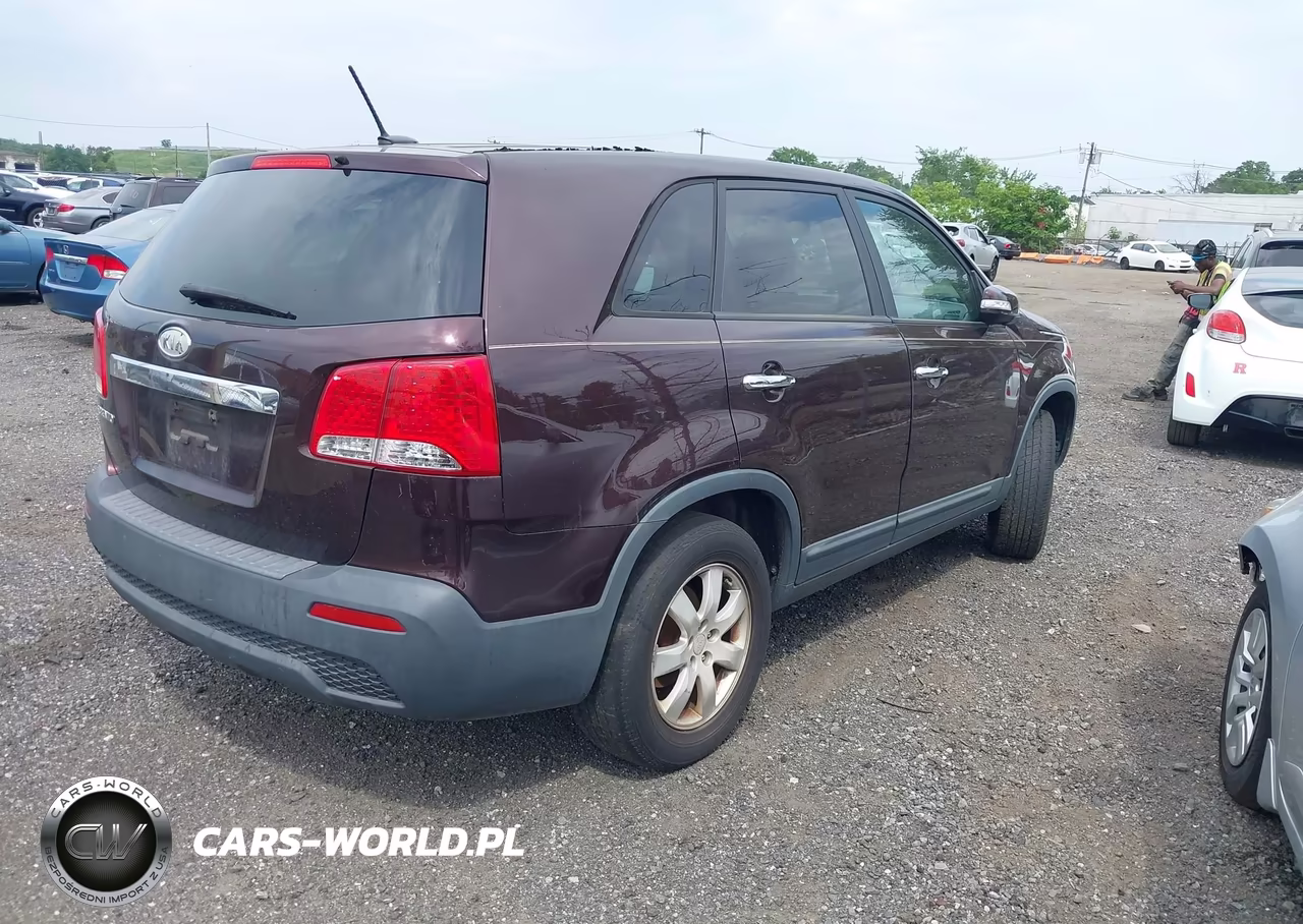 2012 Kia Sorento Lx VIN:5XYKT3A1XCG202786 - 4