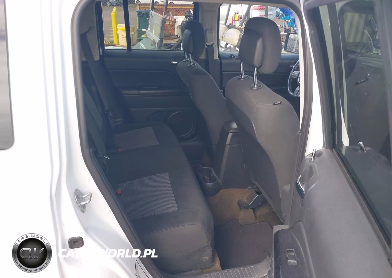2017 Jeep Patriot Latitude VIN:1C4NJPFB8HD160281 - 8
