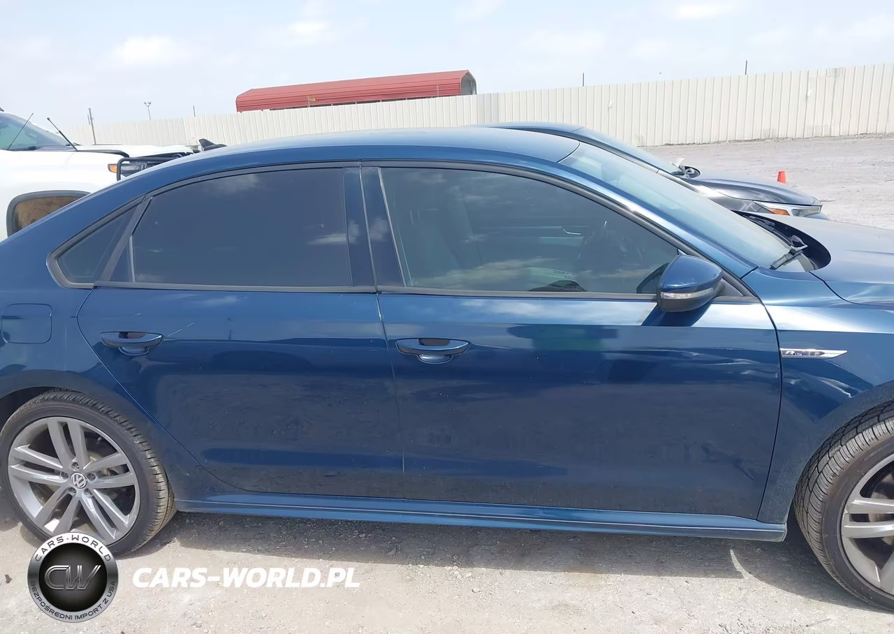 2018 Volkswagen Passat 2.0T R-Line-2.0T S VIN:1VWAA7A35JC023726 - 13