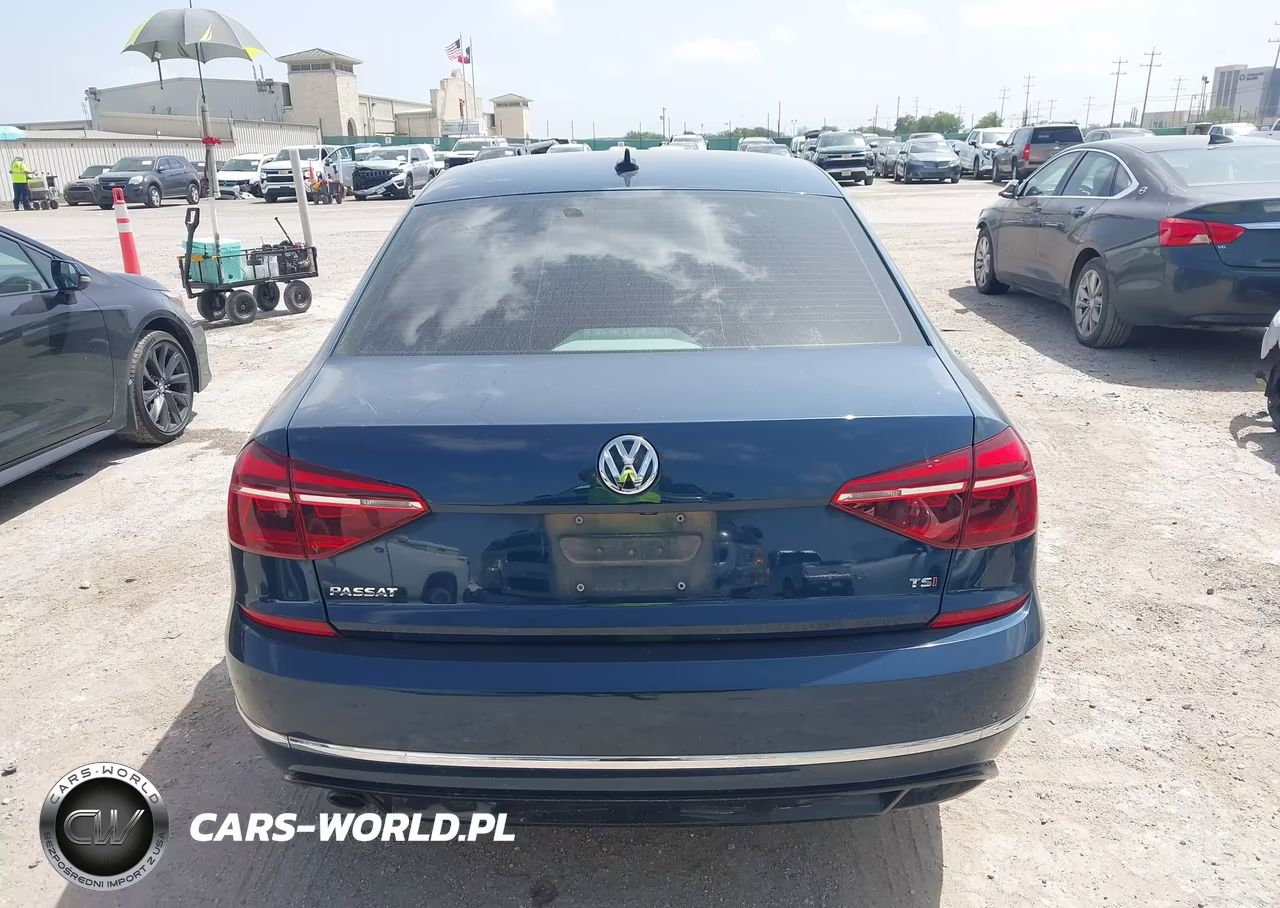 2018 Volkswagen Passat 2.0T R-Line-2.0T S VIN:1VWAA7A35JC023726 - 16