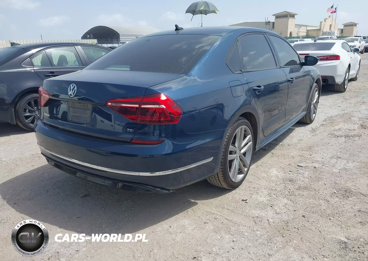 2018 Volkswagen Passat 2.0T R-Line-2.0T S VIN:1VWAA7A35JC023726 - 4