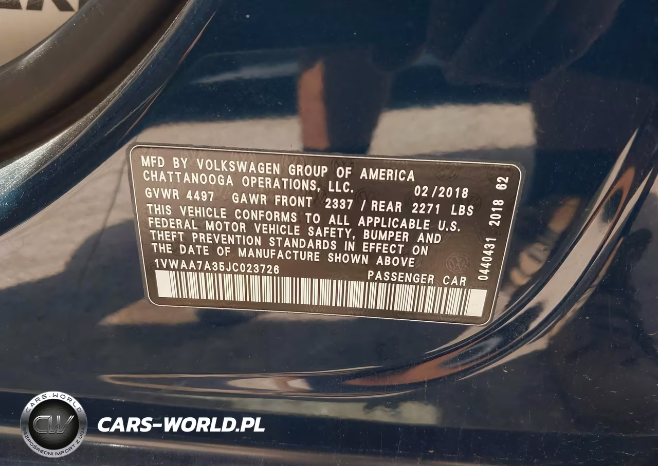 2018 Volkswagen Passat 2.0T R-Line-2.0T S VIN:1VWAA7A35JC023726 - 9